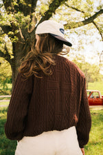 Load image into Gallery viewer, CROSS CABLE KNIT - SWEATER BROWN
